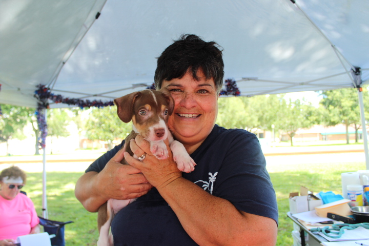 Stefanie Badillo, Crossed Paws Pet Rescue