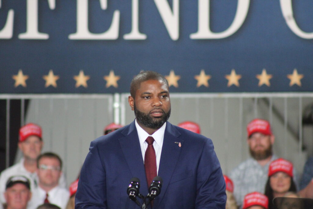 Byron Donalds addresses crowd at Midterm Rally Lakeland Sun n Fun Oct 1, 2026